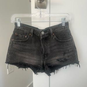 501 black Levi’s jean shorts